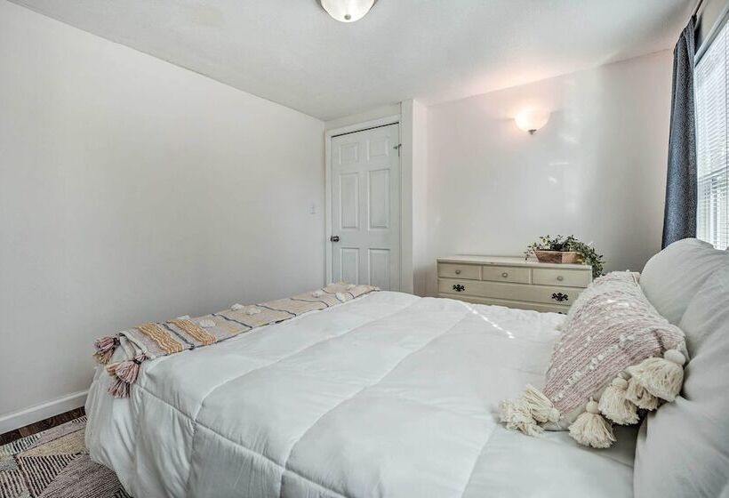 Cozy South Bend Retreat < 2 Mi To Notre Dame!