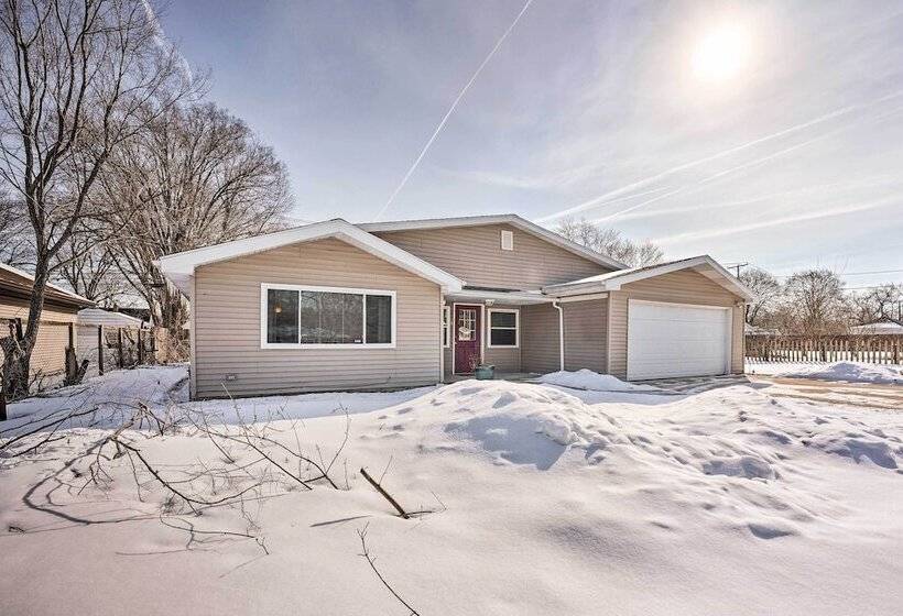Cozy South Bend Retreat < 2 Mi To Notre Dame!