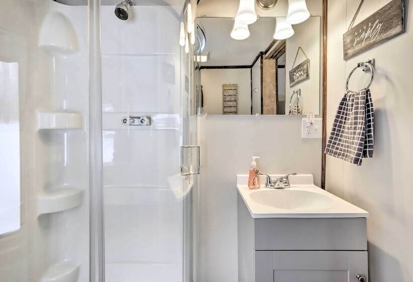 Creekside Cabin < 2 Mi To Hike, Bike & Ski!