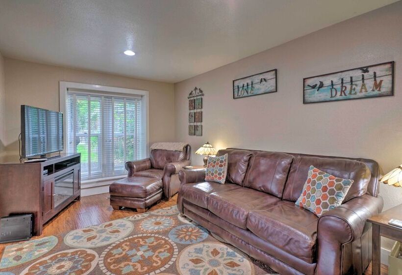 Creekside Home W/patio, Walk To Manitou Incline!