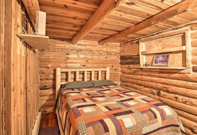 Secluded Belle Fourche Cabin: Group Friendly!