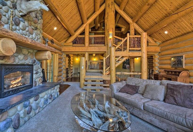 Custom Bitterroot Valley Cabin W/ Hot Tub & Views!