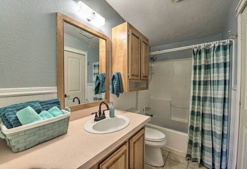 Cute Cottage W/ Deck Walk 115 Ft To Brewery & Cafe