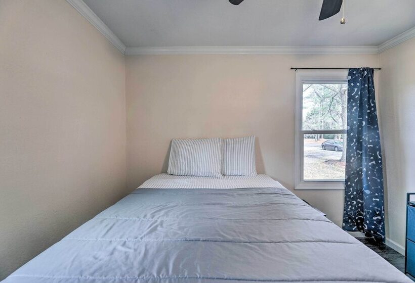 Dog Friendly House W/ Yard: Near Boat Launch!