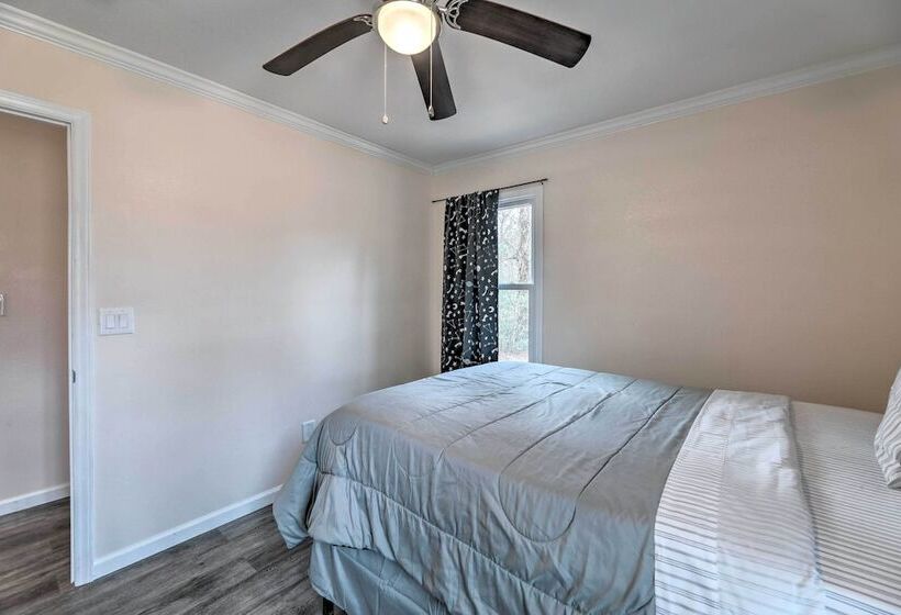 Dog Friendly House W/ Yard: Near Boat Launch!