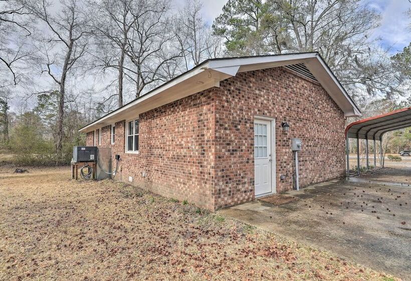 Dog Friendly House W/ Yard: Near Boat Launch!