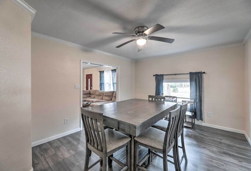 Dog Friendly House W/ Yard: Near Boat Launch!