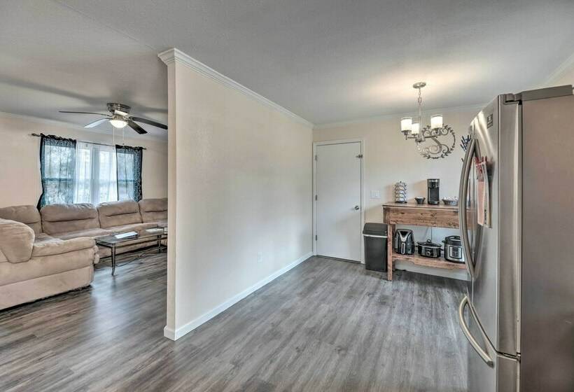 Dog Friendly House W/ Yard: Near Boat Launch!