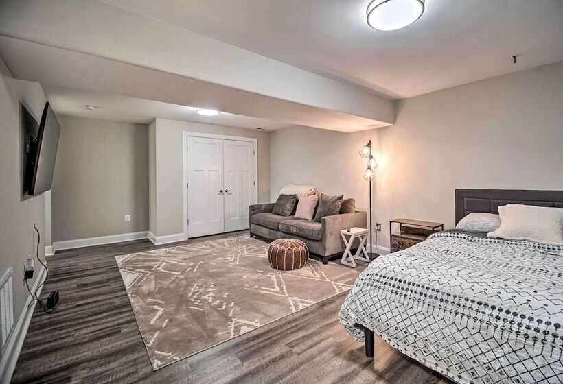 Downtown Fredericksburg Home W/ Large Patio!