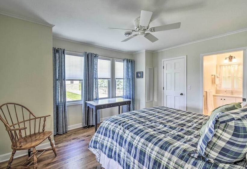 Ephraim Home W/ Yard   Walk To Lake Michigan!