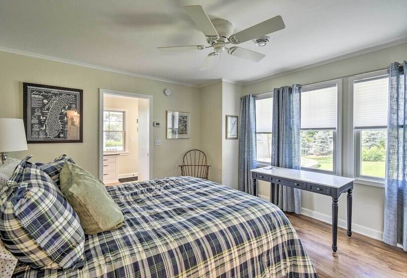 Ephraim Home W/ Yard   Walk To Lake Michigan!