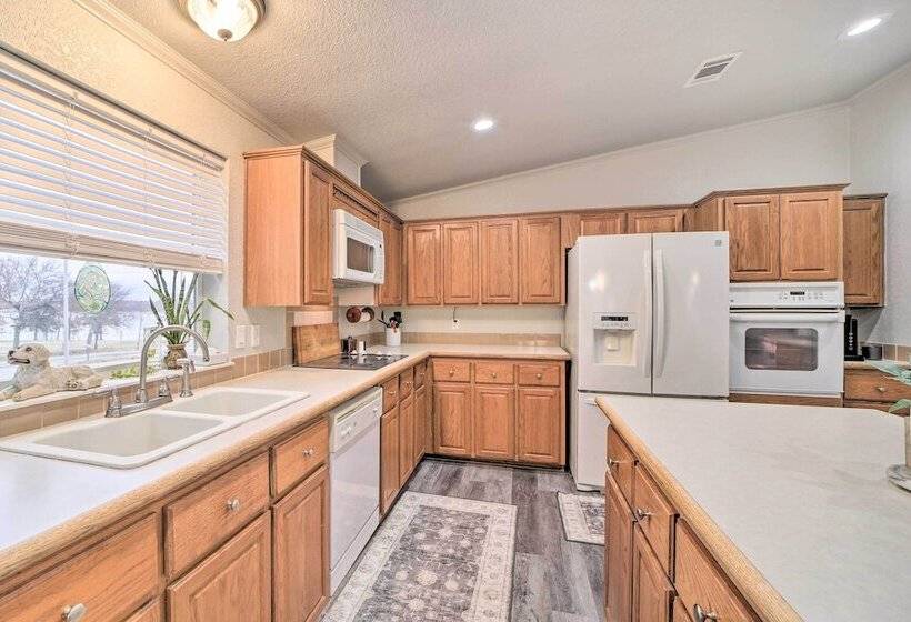 Eufaula Escape W/ Deck Steps To Lake!