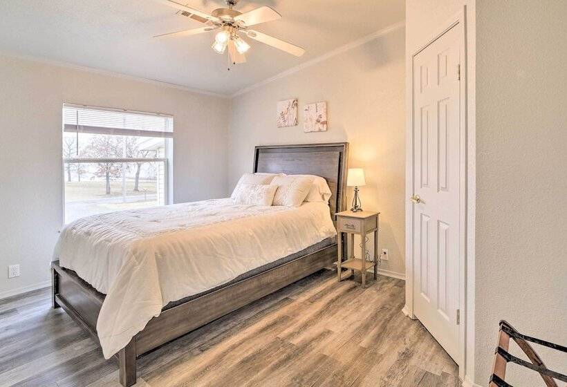 Eufaula Escape W/ Deck Steps To Lake!