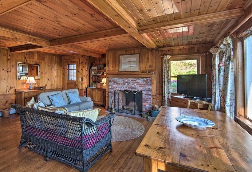 Expansive Beachfront Retreat W/ Outdoor Shower