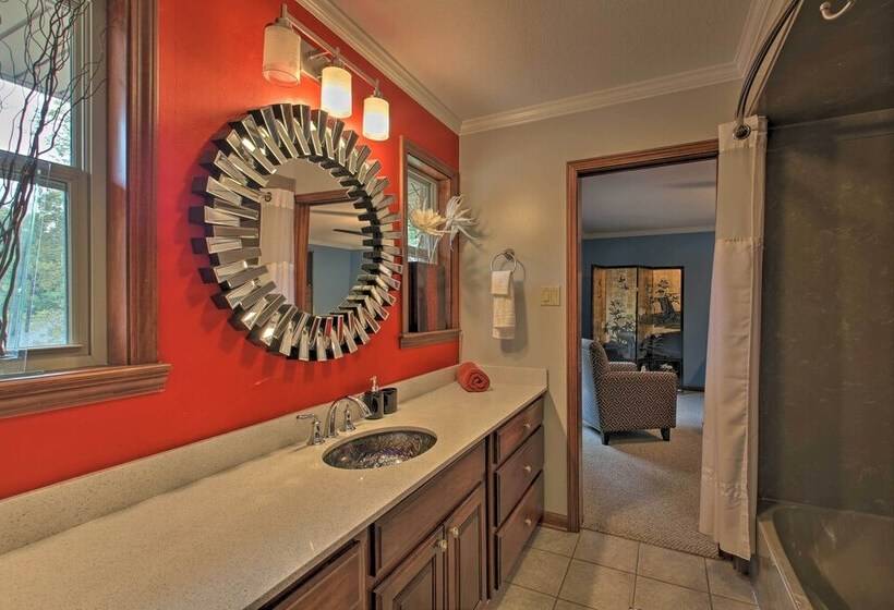 Expansive Hot Springs Retreat W/ Pool Near Casino!