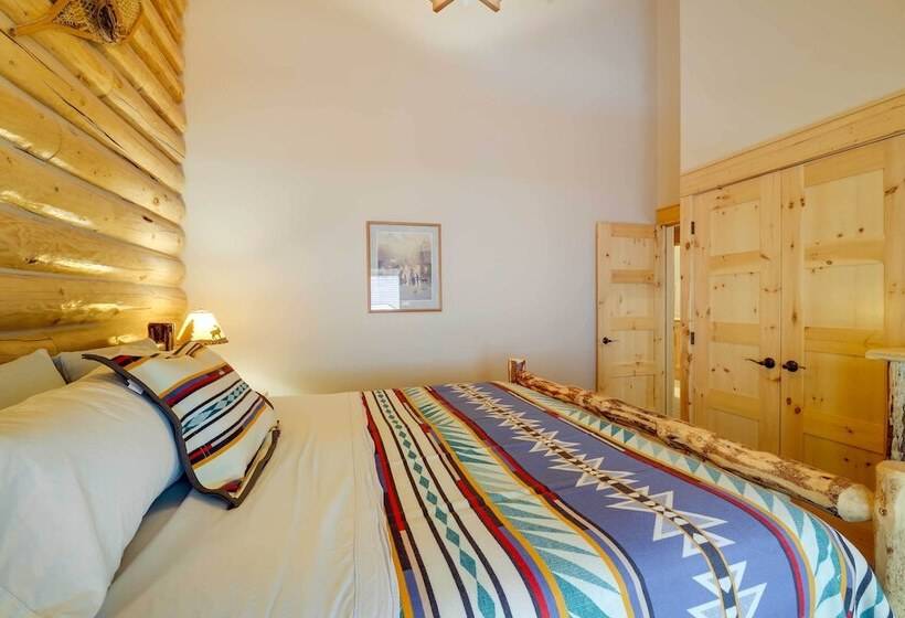 Exquisite Mccall Log Cabin   Walk To Payette Lake!