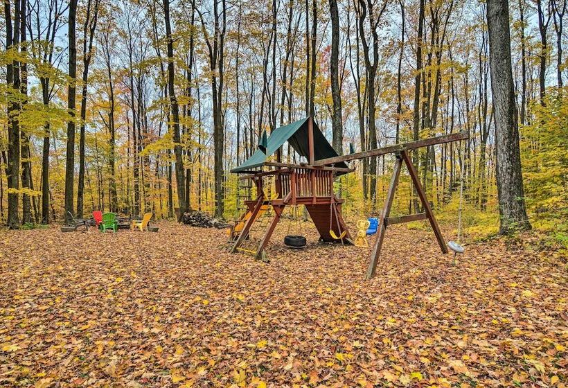 Family Escape   Near Little Traverse Wheelway