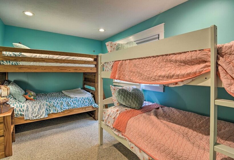 Family Escape   Near Little Traverse Wheelway