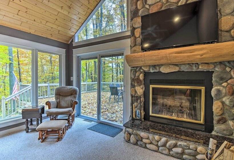 Family Escape   Near Little Traverse Wheelway