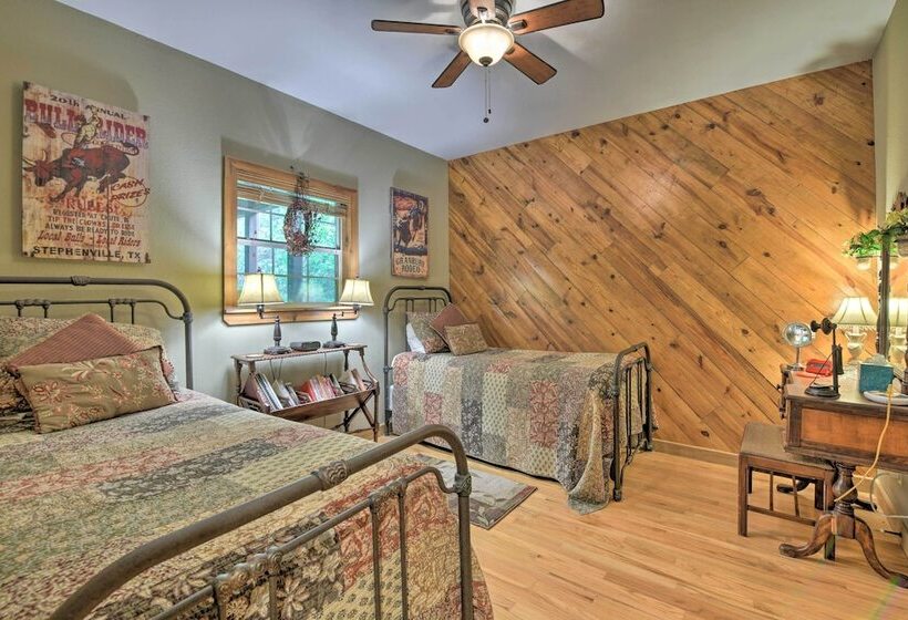Pet Friendly Glen Rose Retreat W/ Screened Deck!