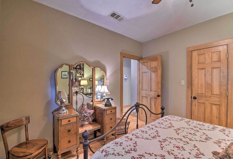 Pet Friendly Glen Rose Retreat W/ Screened Deck!