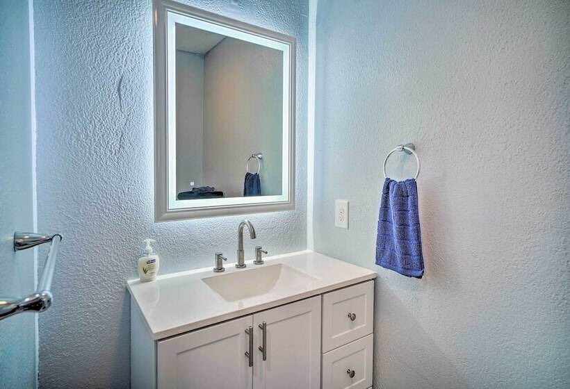 Family Friendly Baton Rouge Abode W/ Patio!