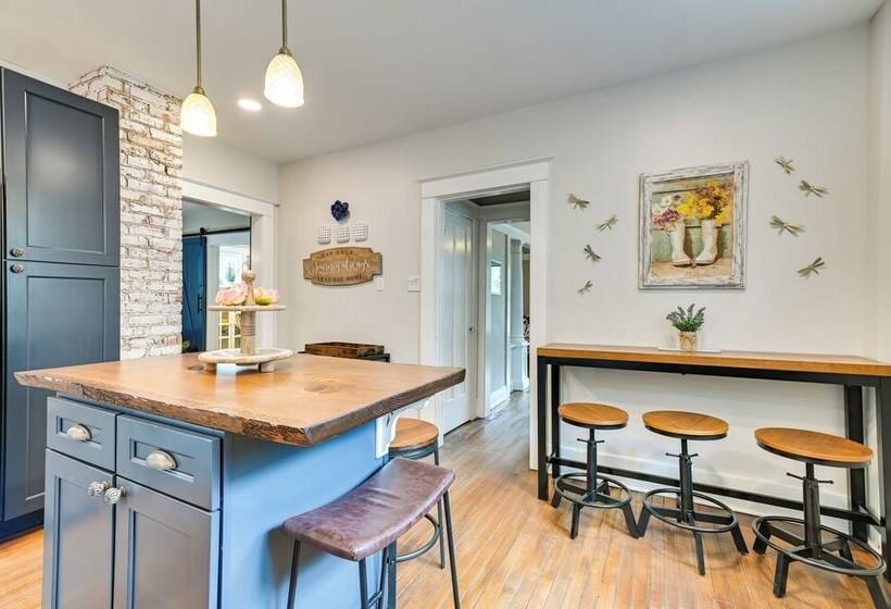 Family Friendly Glens Falls Home W/ Sun Porch