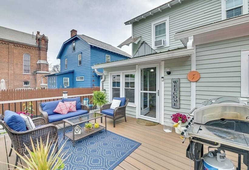 Family Friendly Glens Falls Home W/ Sun Porch