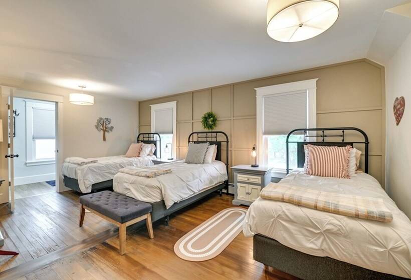 Family Friendly Glens Falls Home W/ Sun Porch