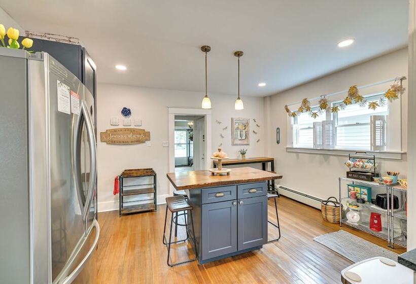 Family Friendly Glens Falls Home W/ Sun Porch