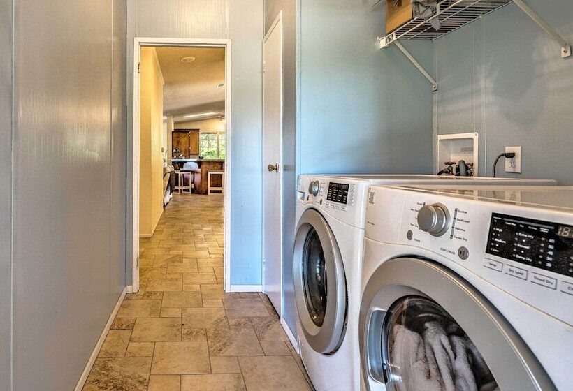 Family Friendly Home W/ Deck By Rainbow Springs!