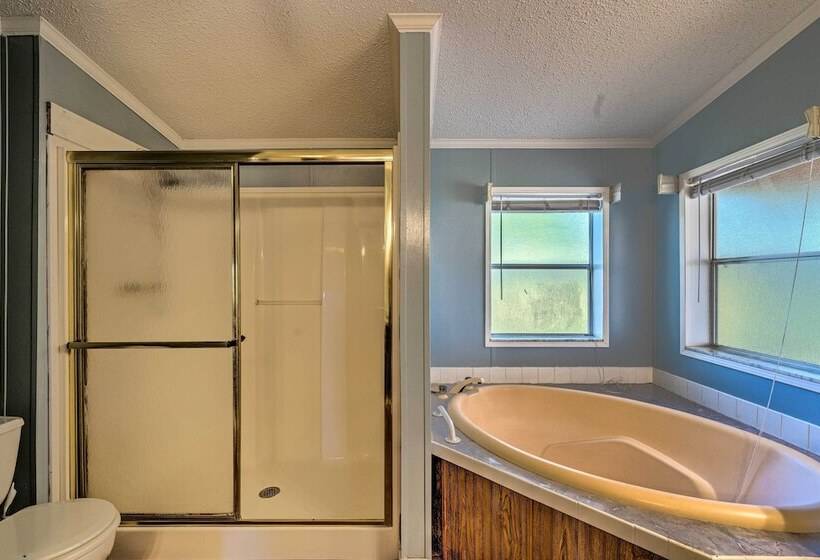 Family Friendly Home W/ Deck By Rainbow Springs!