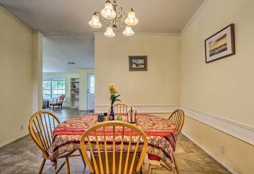 Family Friendly Home W/ Deck By Rainbow Springs!