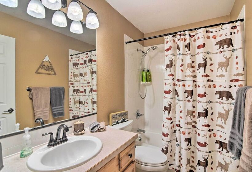 Family Friendly Home W/ Hot Tub: 1 Mi To Dtwn