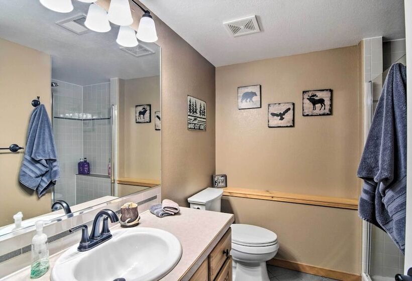 Family Friendly Home W/ Hot Tub: 1 Mi To Dtwn