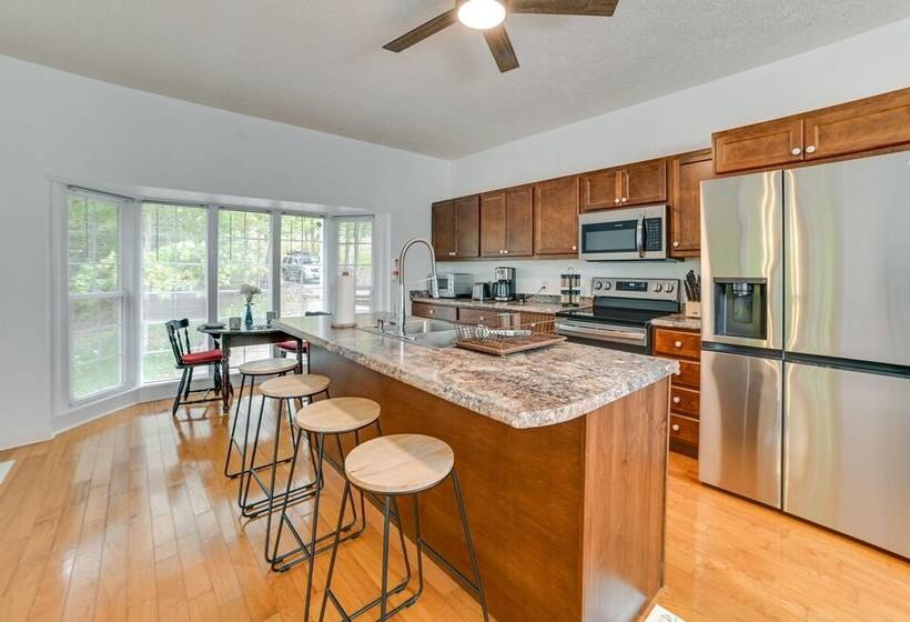 Lake Escape In Cadiz W/ Dock: Families Welcome!