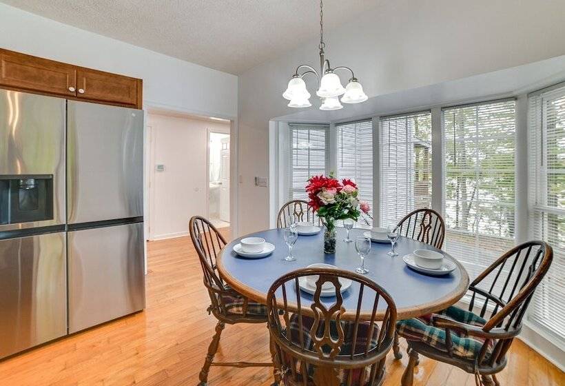 Lake Escape In Cadiz W/ Dock: Families Welcome!