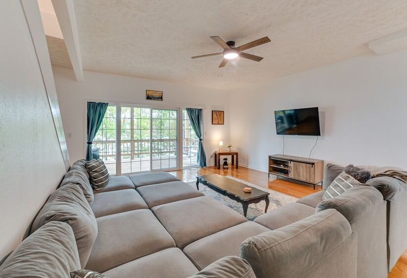 Lake Escape In Cadiz W/ Dock: Families Welcome!