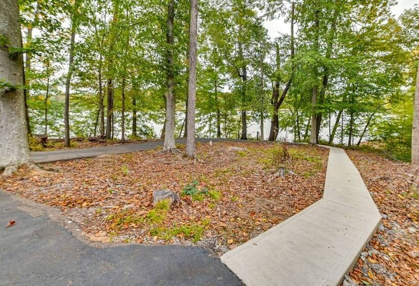 Lake Escape In Cadiz W/ Dock: Families Welcome!