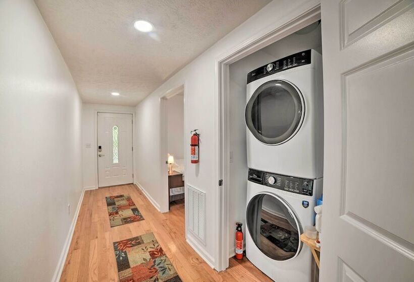 Lake Escape In Cadiz W/ Dock: Families Welcome!