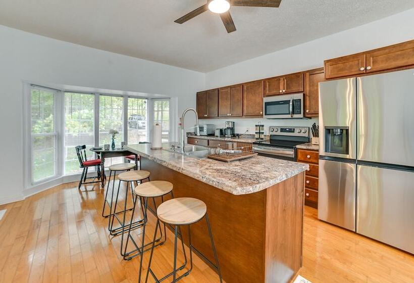 Lake Escape In Cadiz W/ Dock: Families Welcome!