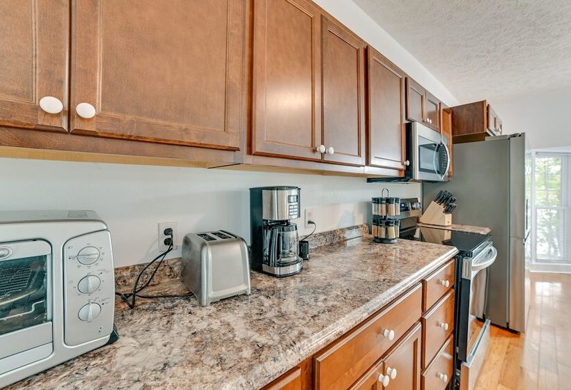 Lake Escape In Cadiz W/ Dock: Families Welcome!