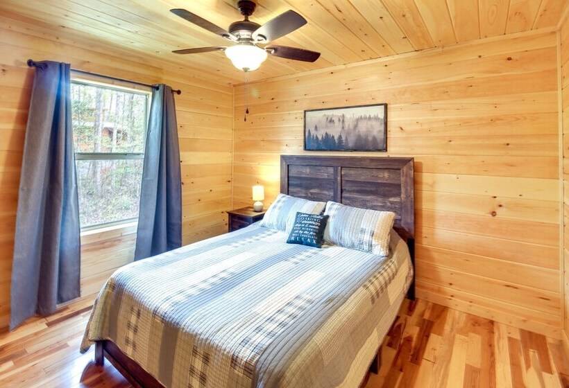 Family Friendly Murphy Cabin W/ Fire Pit!