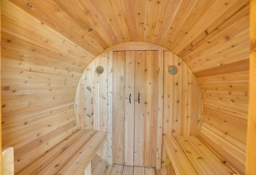 Ocqueoc Family Cabin W/ Sauna On Lake Huron!