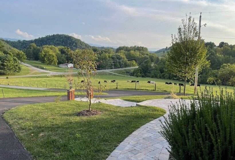 Family Friendly Retreat: Enjoy Year Round Fun