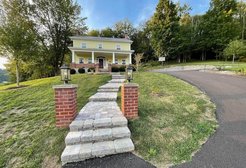 Family Friendly Retreat: Enjoy Year Round Fun