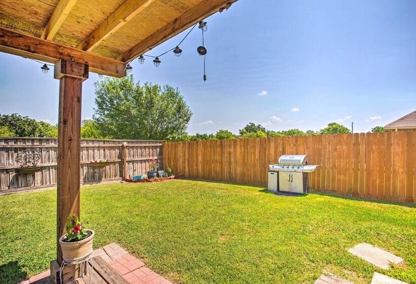 Family Friendly Rowlett Home ~ 23 Mi To Dallas
