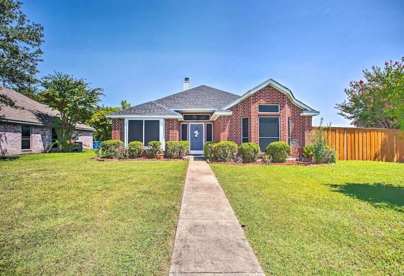 Family Friendly Rowlett Home ~ 23 Mi To Dallas