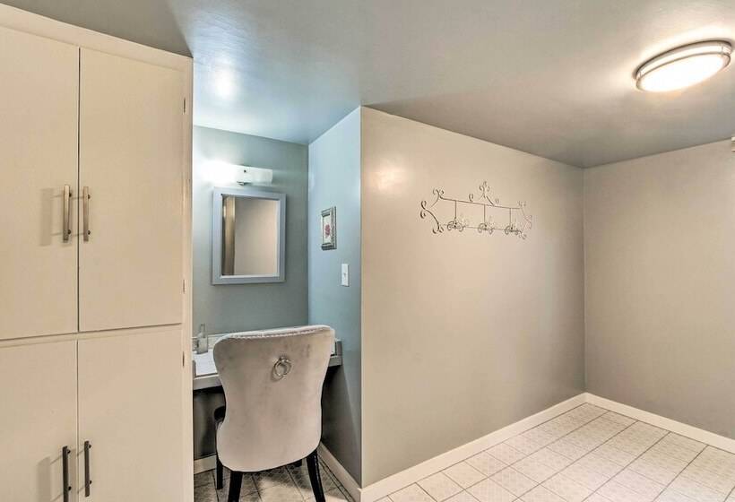 Family Friendly Yakima Escape W/ Yard & Pool!