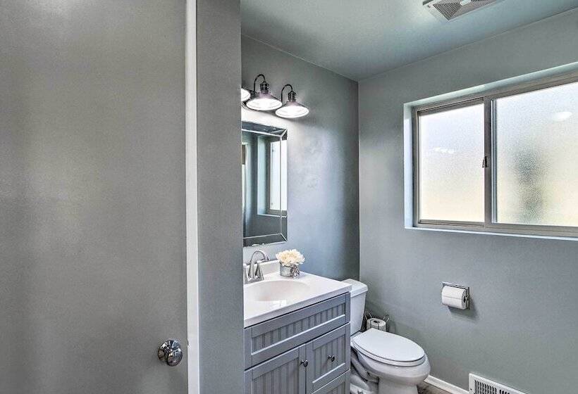 Family Friendly Yakima Escape W/ Yard & Pool!